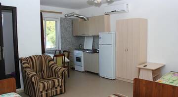 Фото номера Трехместный номер -люкс Гостиница Guest house Karina г. Пляхо 2